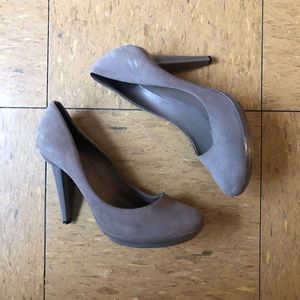 Bottega Veneta Ash Suede Pump